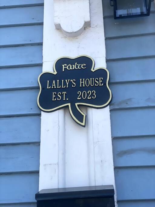 It'S Showtime-Book Lally'S House! Steps To Common! Salem Exteriör bild